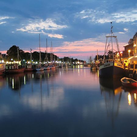 Doppelzimmer Brunch, Direkt Am Alten Strom Rostock Ngoại thất bức ảnh