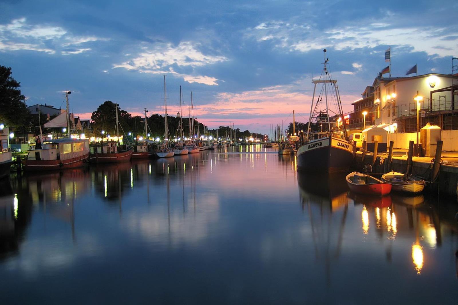 Doppelzimmer Brunch, Direkt Am Alten Strom Rostock Ngoại thất bức ảnh
